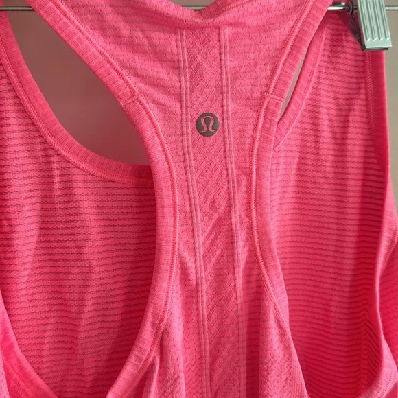 Lululemon Razorback Tank - Picture 3 of 3